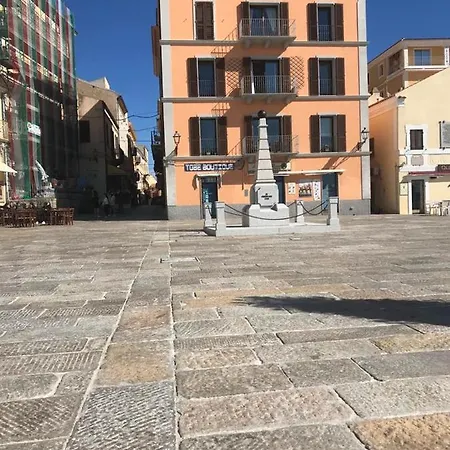 Maison Sur L'ancien Port, La Maddalena Apartment